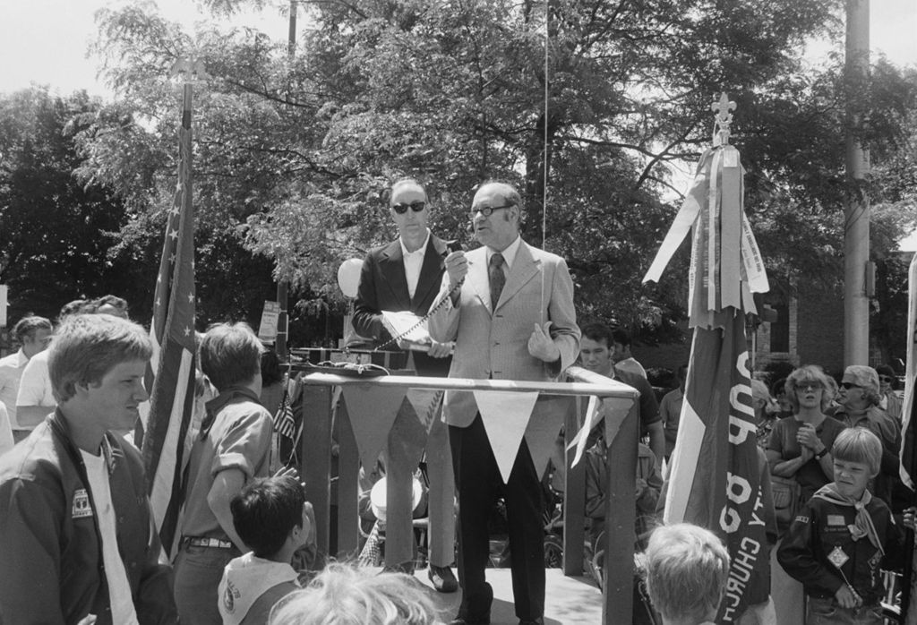 Congressman Frank Annunzio speaking at Sauganash Parade