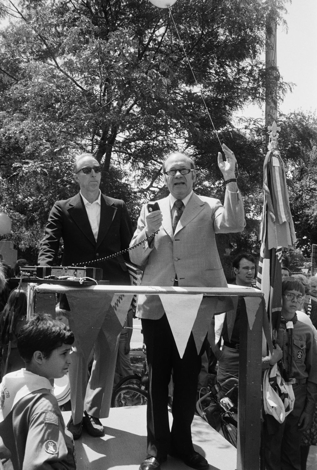 Congressman Frank Annunzio speaking at Sauganash Parade
