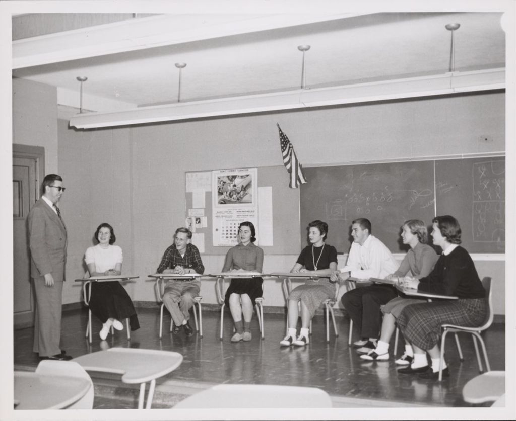 Miniature of Adrian Scheltes speaking to a class