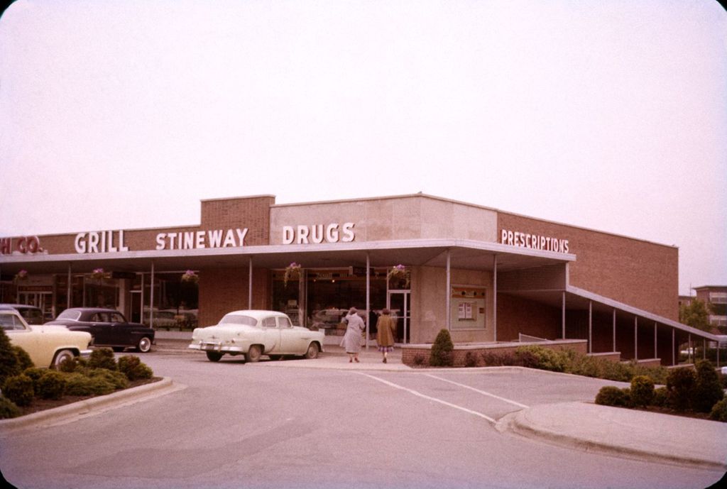 Stineway Drugs, La Grange Plaza shopping center
