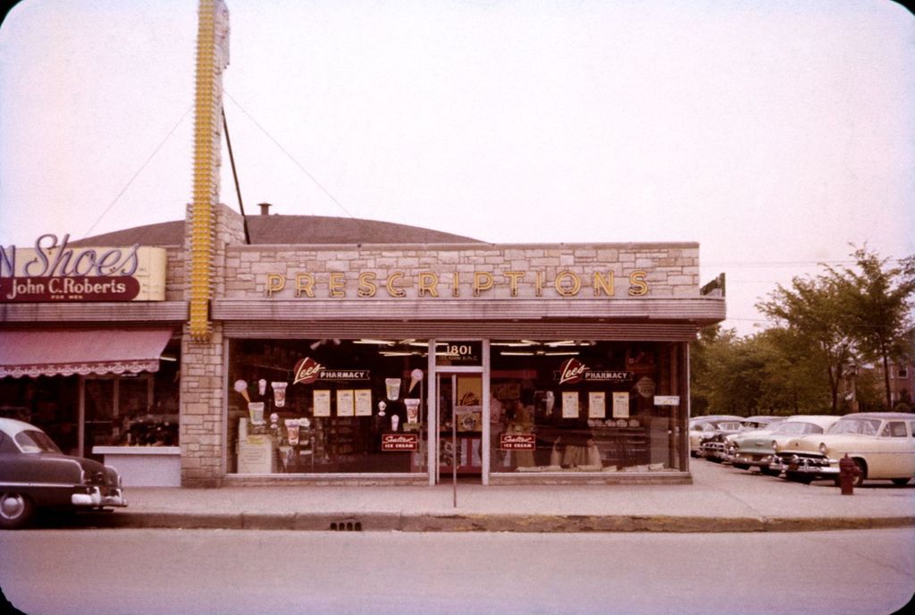 Lee's Pharmacy, Roosevelt Road, Broadview