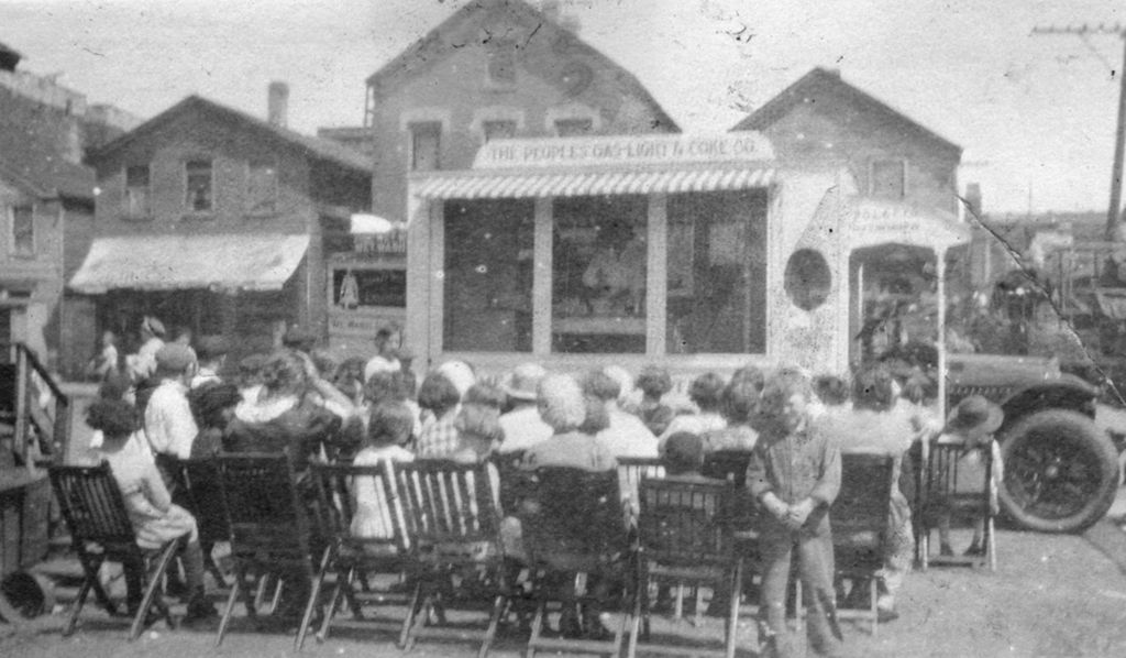 Peoples' Gas-Light and Coke Company cooking demonstration