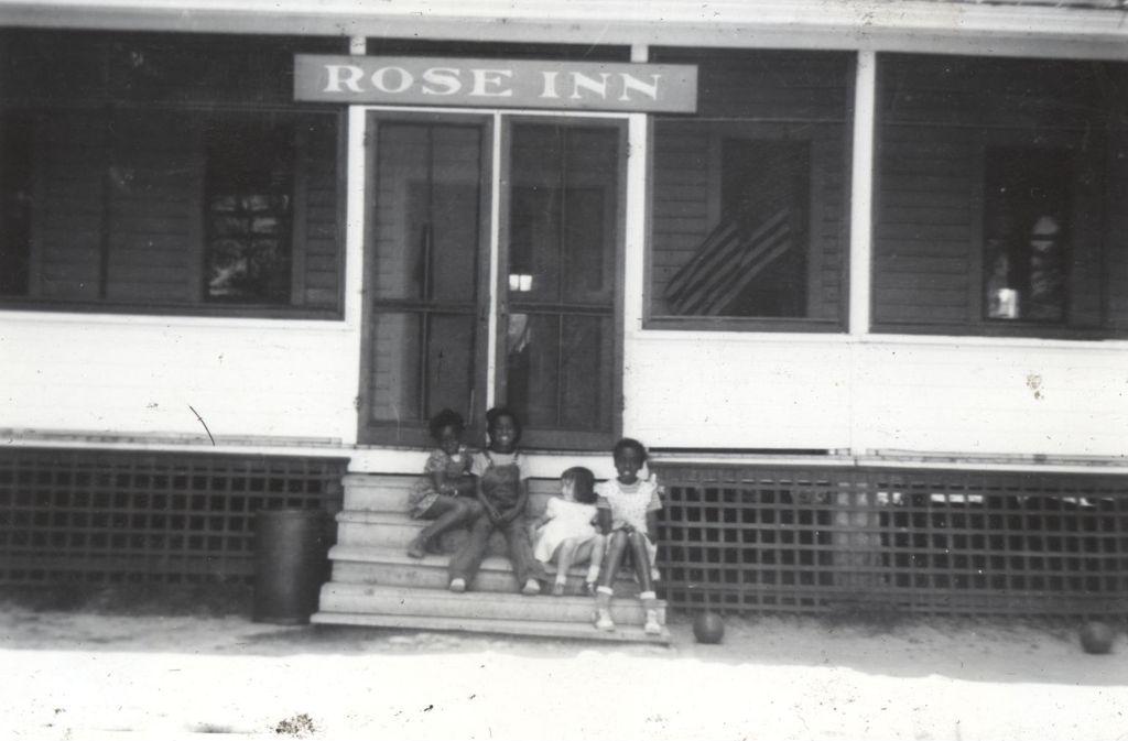 Campers in front of Rose Inn, Lincoln Center Camp