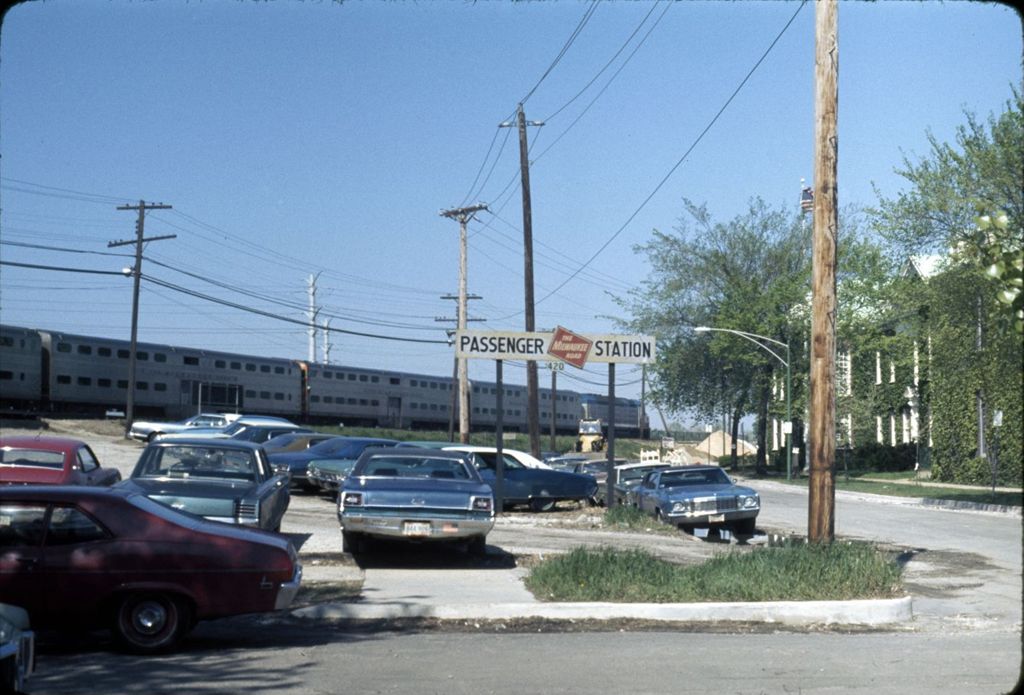Miniature of Parking at Western Avenue railroad station, Milwaukee Road Line