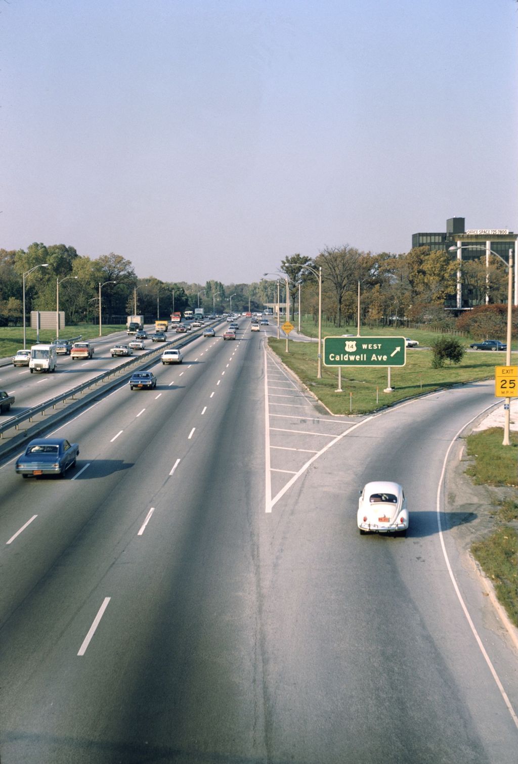 Edens Expressway at Peterson Avenue