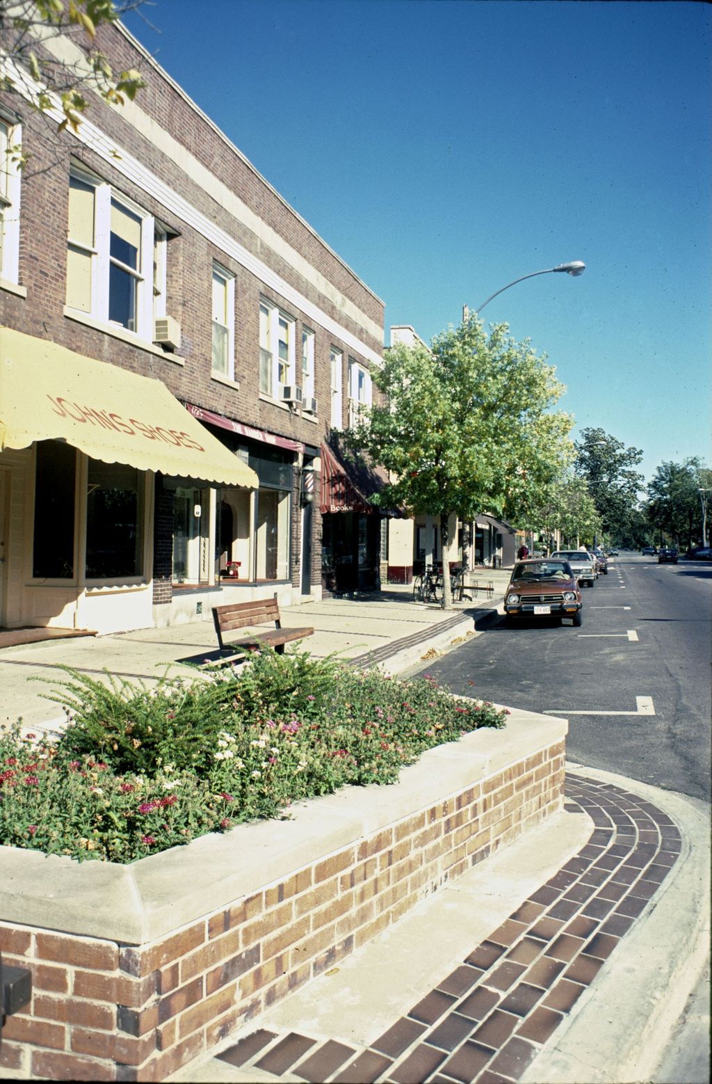 Small businesses, Central Avenue, Wilmette