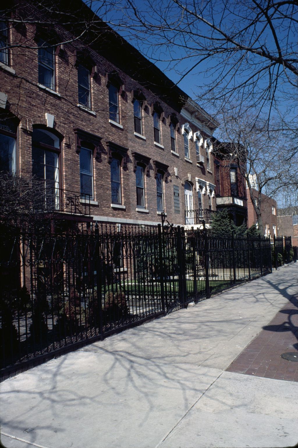 Row houses, West Wisconsin Street, Lincoln Park