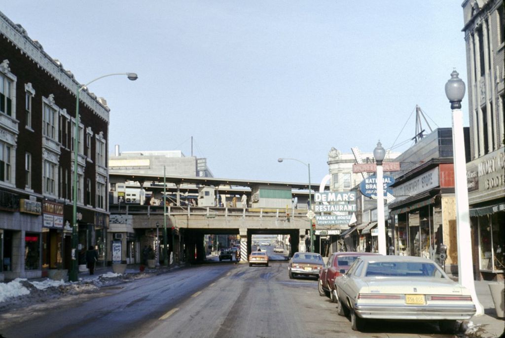 Miniature of West Howard Street and CTA Howard Station