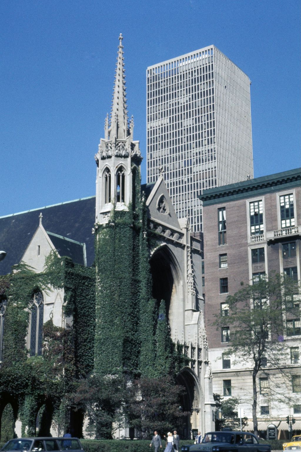 Fourth Presbyterian Church and nearby buildings