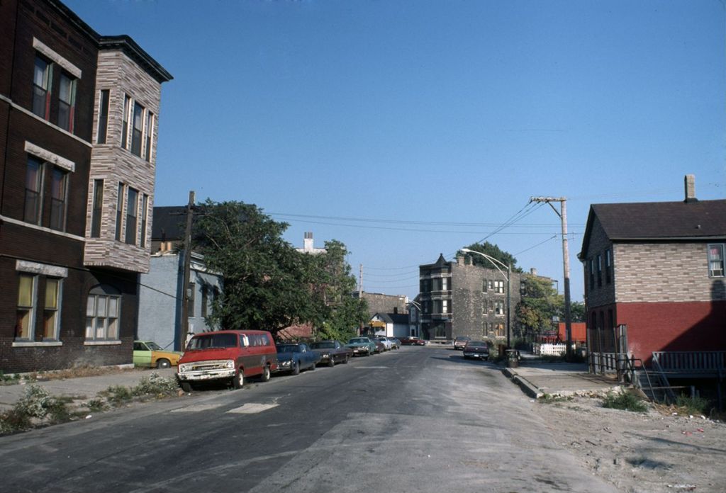 Residential area, North Halsted and Blackhawk Streets