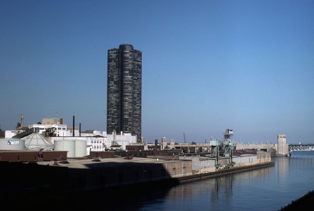 Lake Point Tower and industrial buildings along the Chicago River