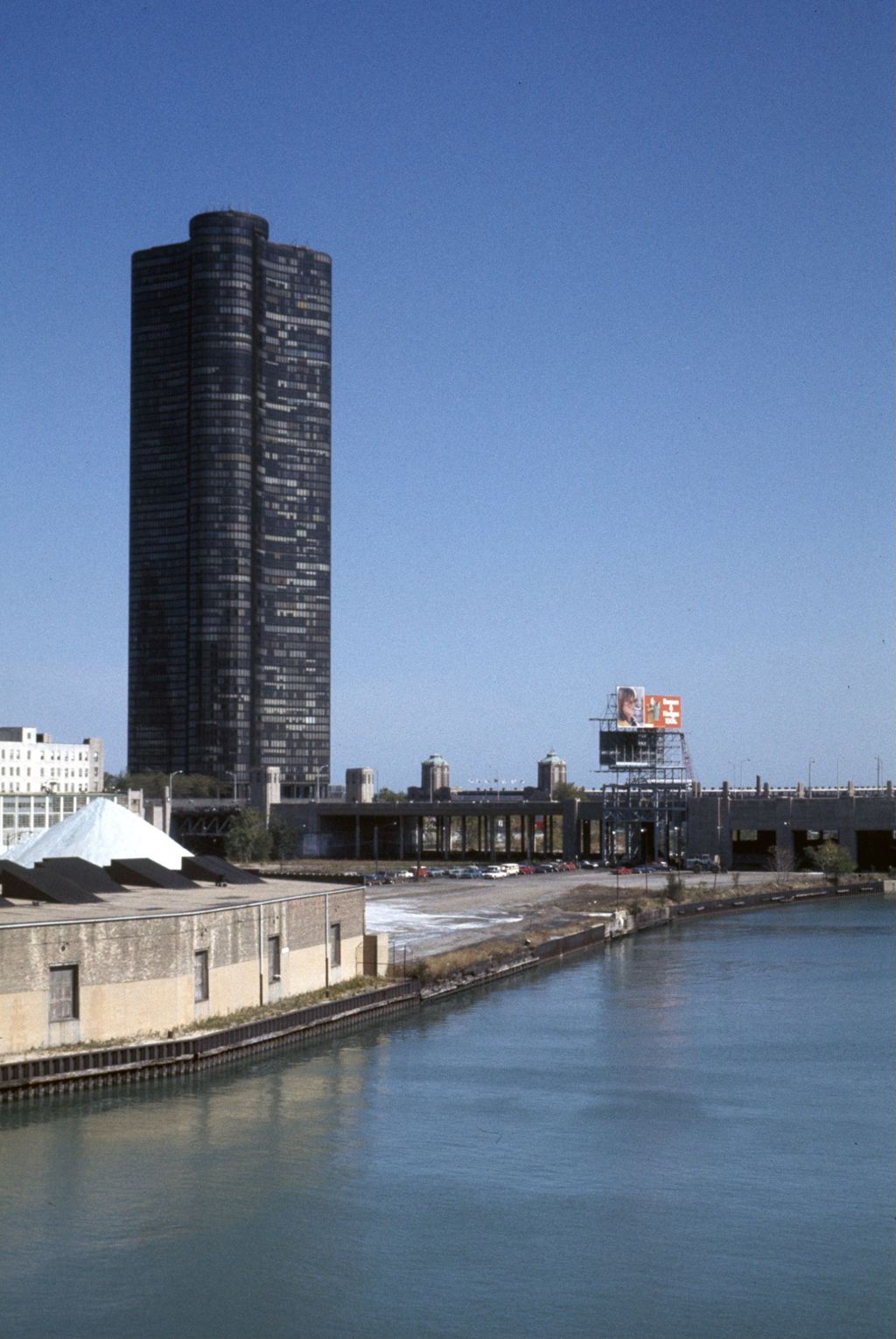 Lake Point Tower and industrial-use land along the Chicago River