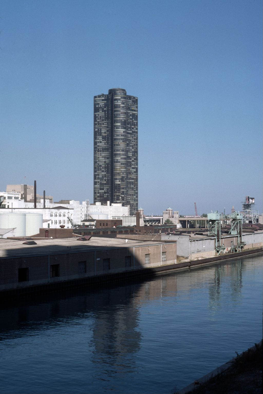 Lake Point Tower and industrial buildings along the Chicago River