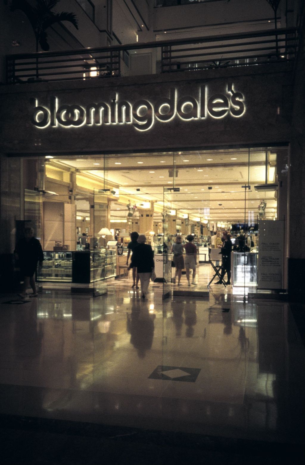 Miniature of Bloomingdale's store, Water Tower Place