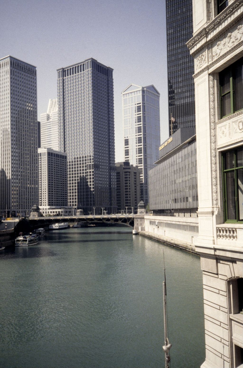 Chicago River and skyscrapers along Wacker Drive