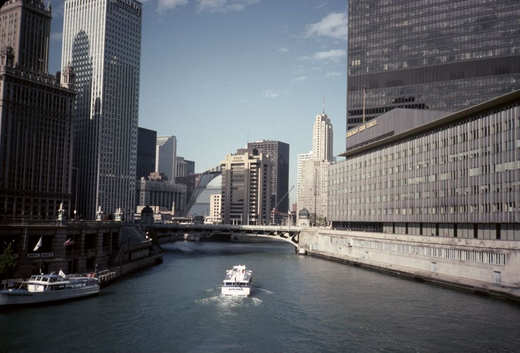 View along Chicago River towards Ryan Insurance (55 West Wacker)