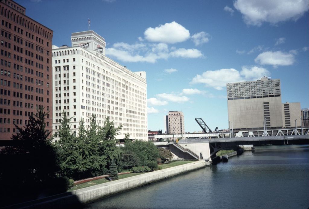 Warehouses, Apparel Center, and Chicago River