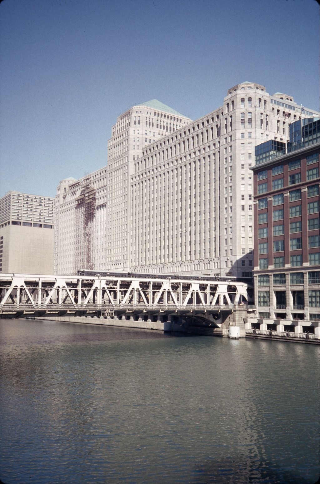 Merchandise Mart and Chicago River