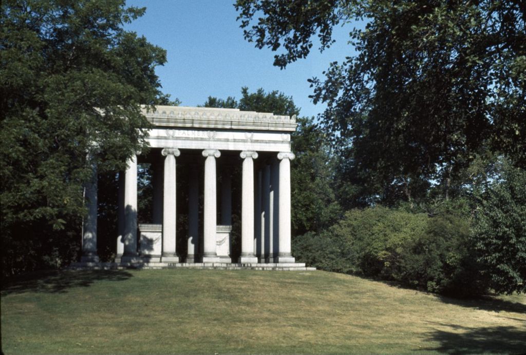 Miniature of Potter and Bertha Palmer Tomb, Graceland Cemetery