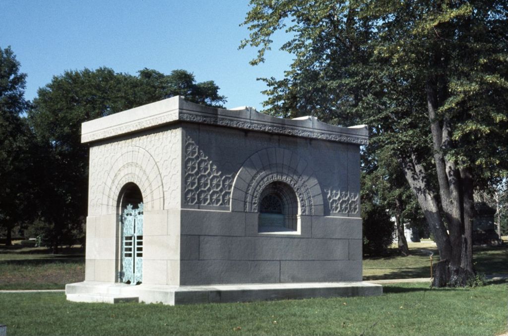 Carrie Eliza Getty Tomb, Graceland Cemetery