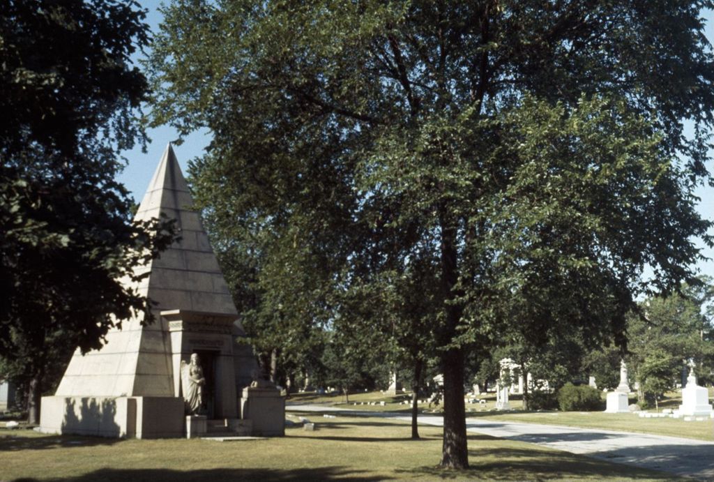 Miniature of Peter Schoenhofen Mausoleum, Graceland Cemetery