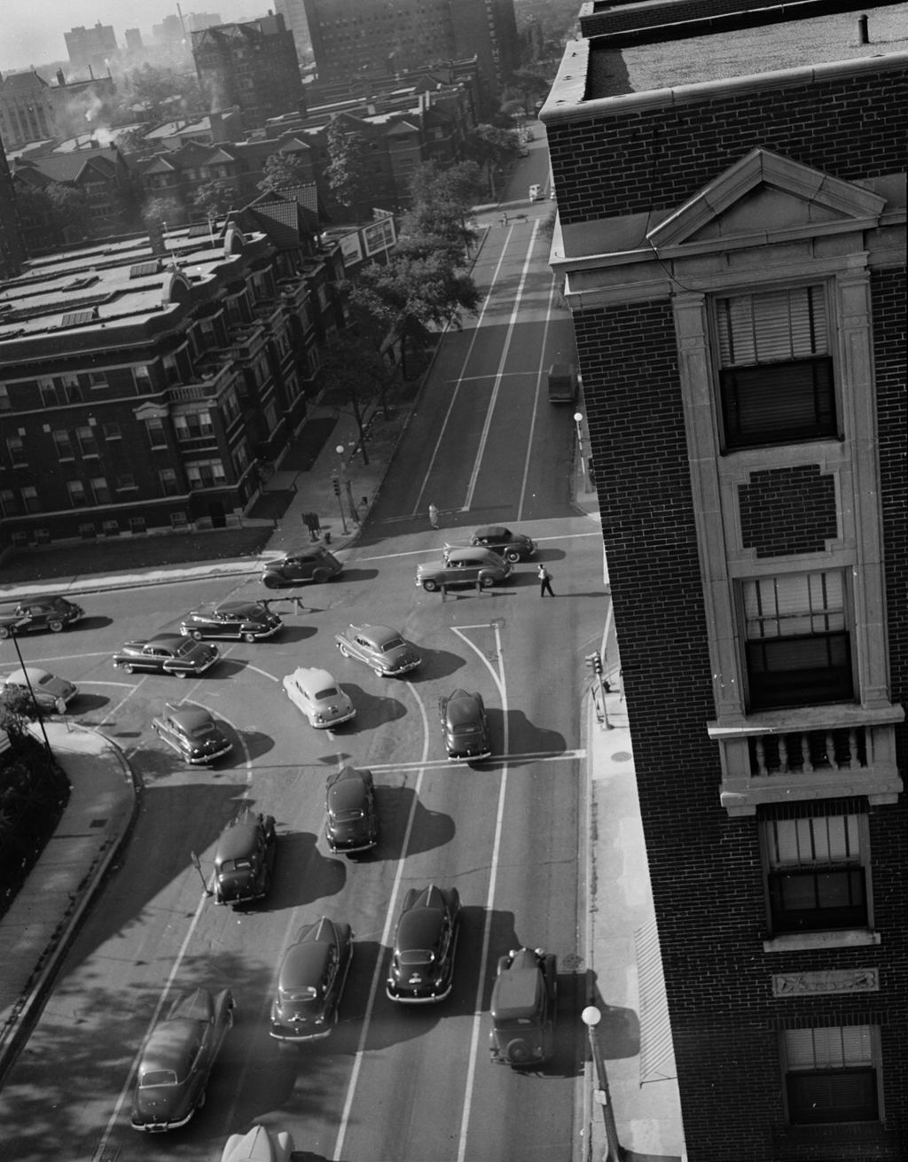 Traffic Intersection at Sheridan Road and Foster Ave, Image 11