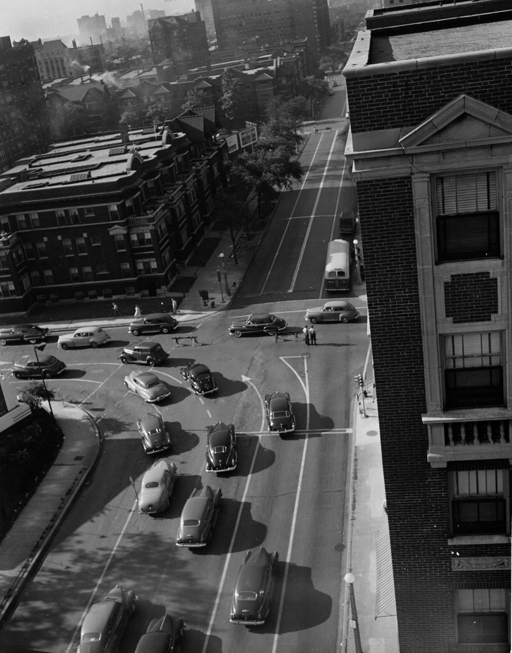 Traffic Intersection at Sheridan Road and Foster Ave, Image 09