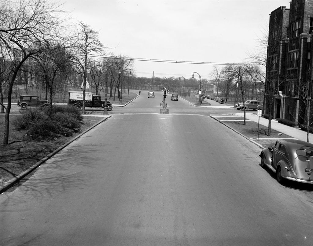 Traffic Intersection at Independence Blvd and 5th Ave, Image 01