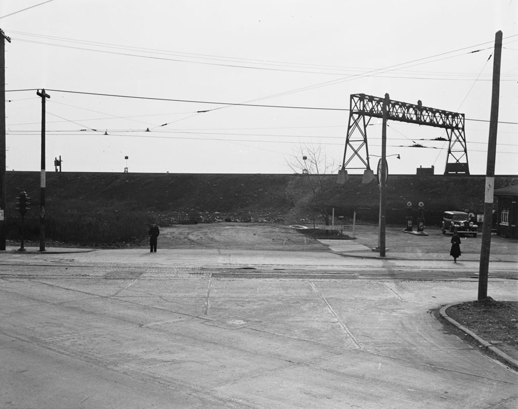 Traffic Intersection at Yates Ave and 87th Street, Image 02