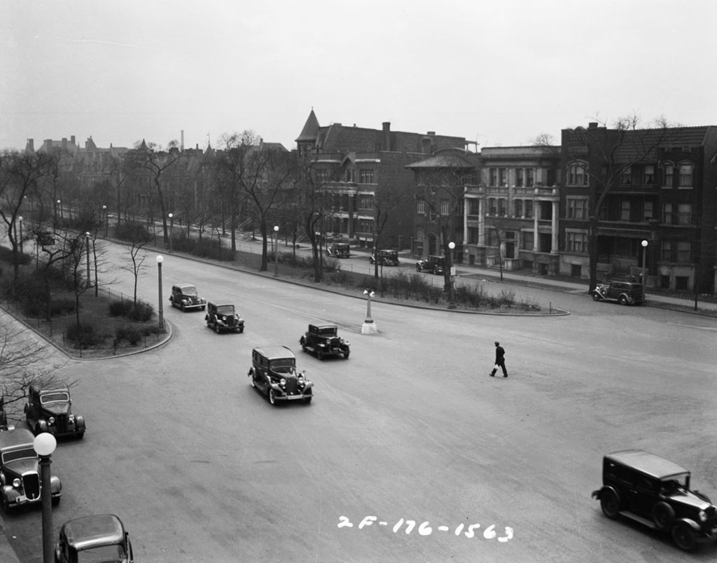 Traffic Intersection at South Parkway and 35th Street, Image 01