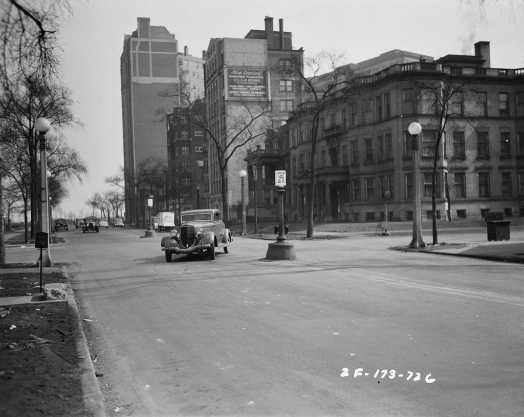 Traffic Intersection at Sheridan Road and Pine Grove, Image 04