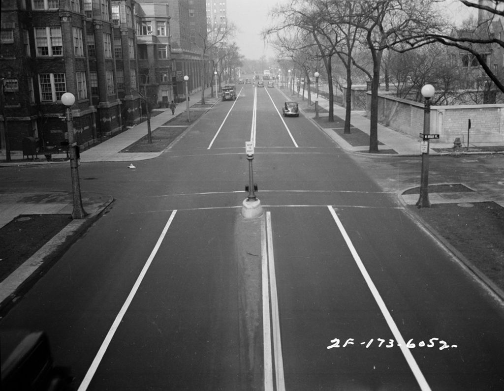 Traffic Intersection at Sheridan Road and Briar Place, Image 02