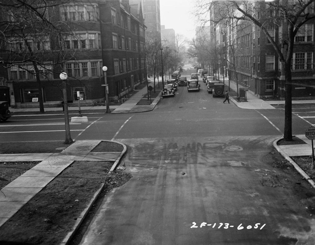 Traffic Intersection at Sheridan Road and Briar Place, Image 01