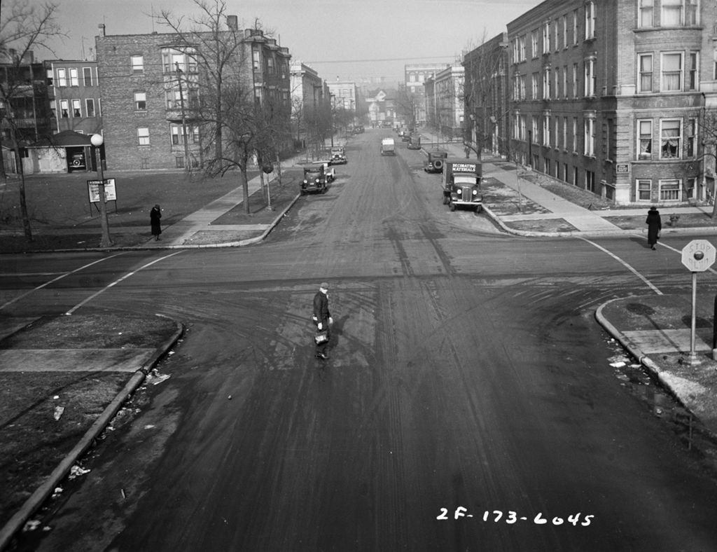 Traffic Intersection at Sheridan Road and Fremont, Image 02