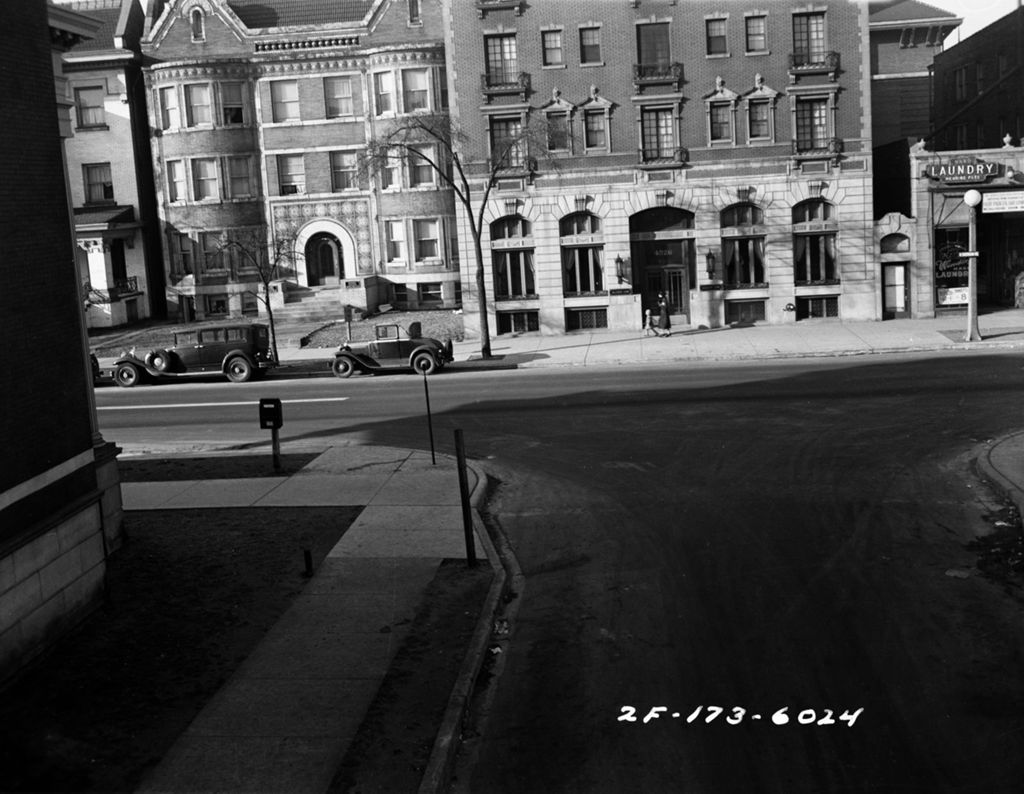 Traffic Intersection at Sheridan Road and Windsor, Image 02