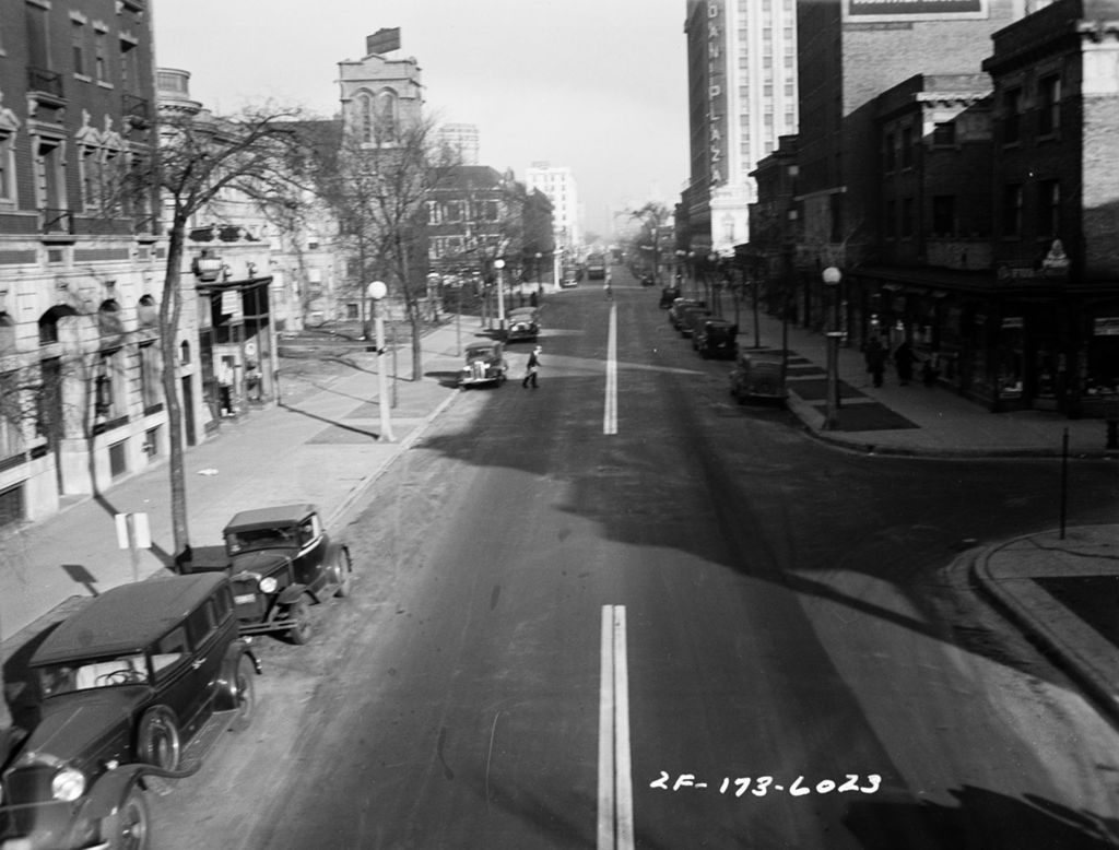 Traffic Intersection at Sheridan Road and Windsor, Image 01