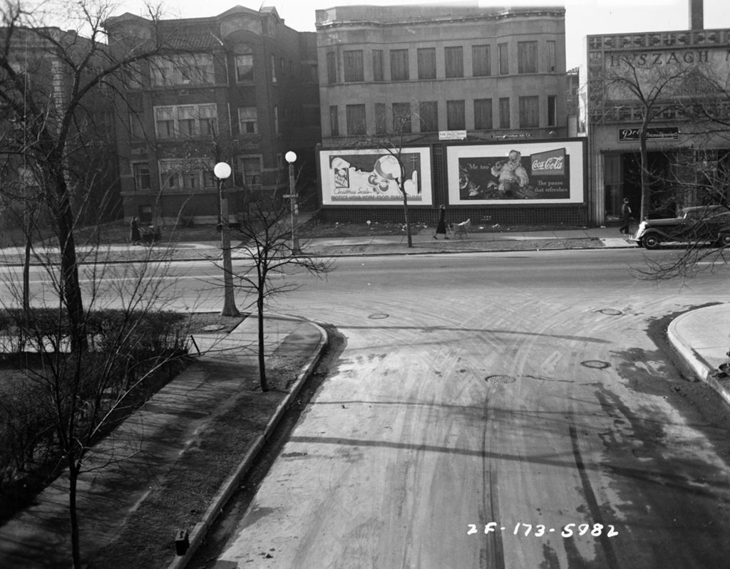 Traffic Intersection at Sheridan Road and Castlewood, Image 01