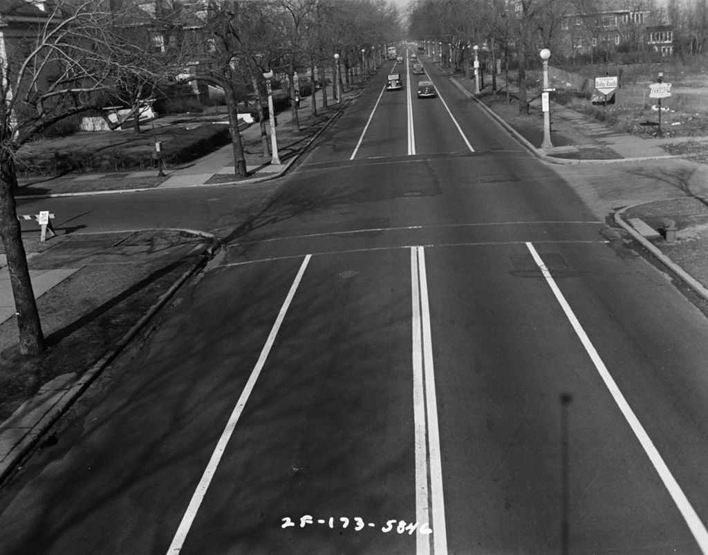 Traffic Intersection at Sheridan Road and Thorndale Ave, Image 04
