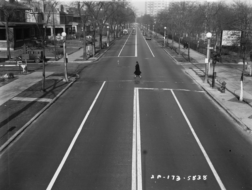 Miniature of Traffic Intersection at Sheridan Road and Balmoral, Image 01