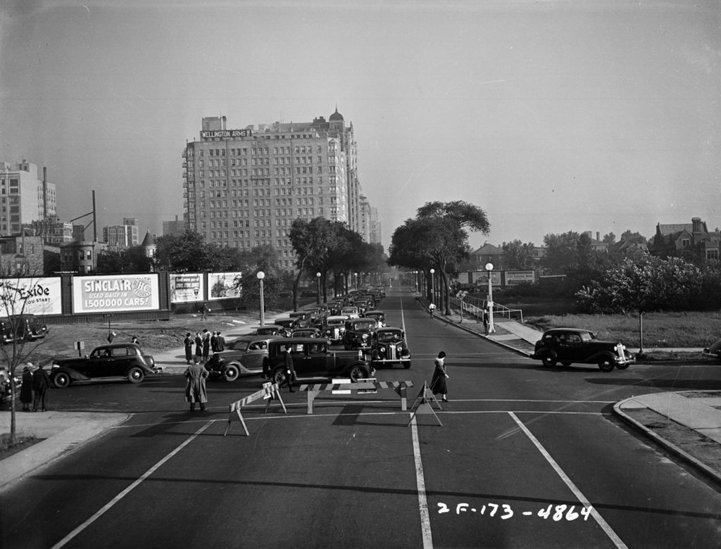 Traffic Intersection at Sheridan Road and Surf Street, Image 01