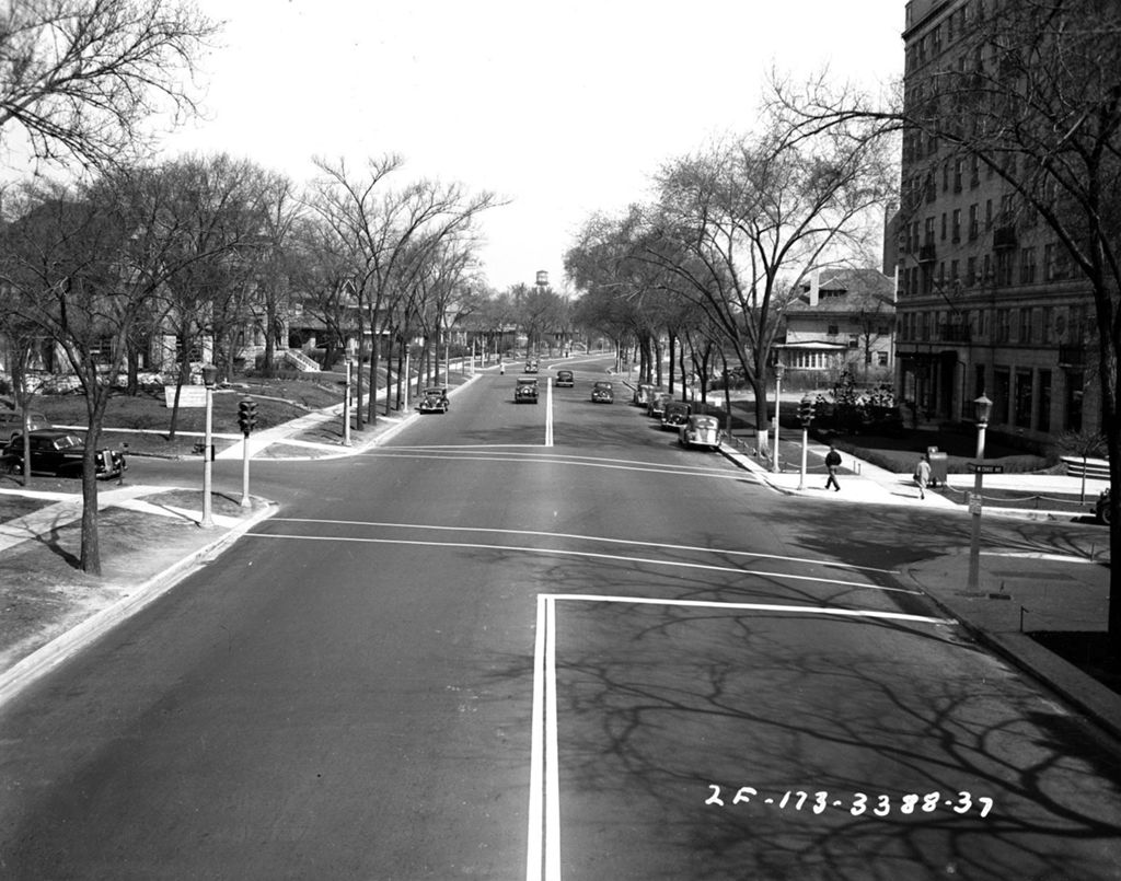 Traffic Intersection at Sheridan Road and Chase Ave, Image 03