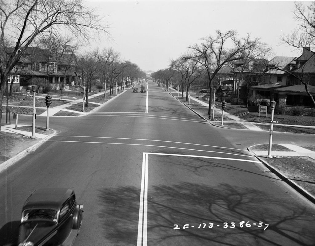 Traffic Intersection at Sheridan Road and Jarvis Ave, Image 02