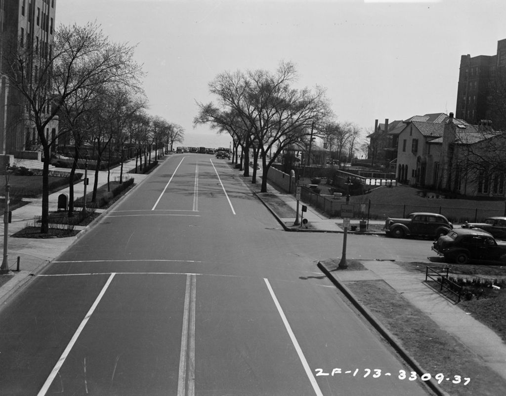 Traffic Intersection at Sheridan Road and Kenmore Ave, Image 03