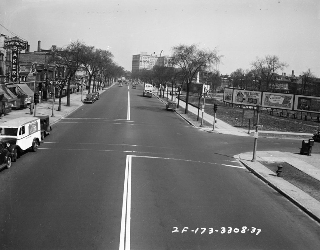 Traffic Intersection at Sheridan Road and Loyola, Image 04