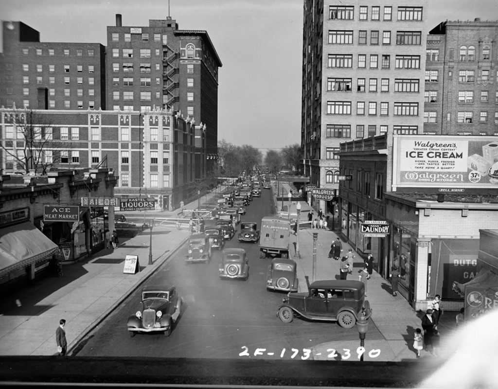 Traffic Intersection at Sheridan Road and Granville, Image 07