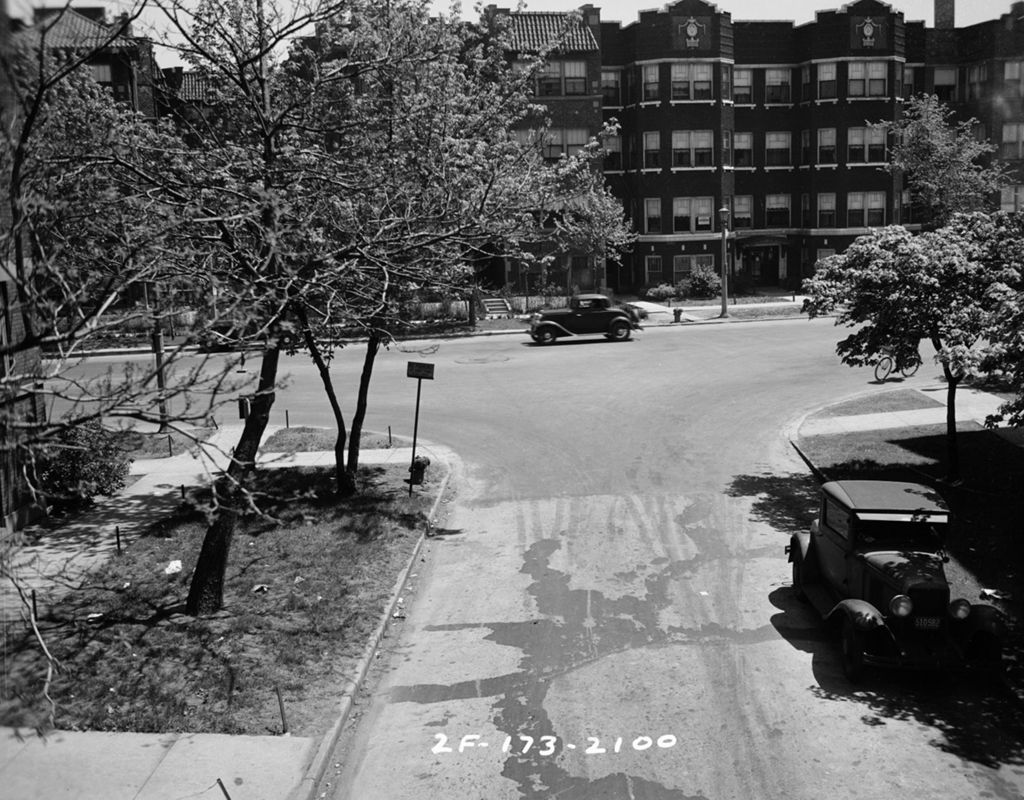 Traffic Intersection at Sheridan Road and Jonquil Terrace, Image 01