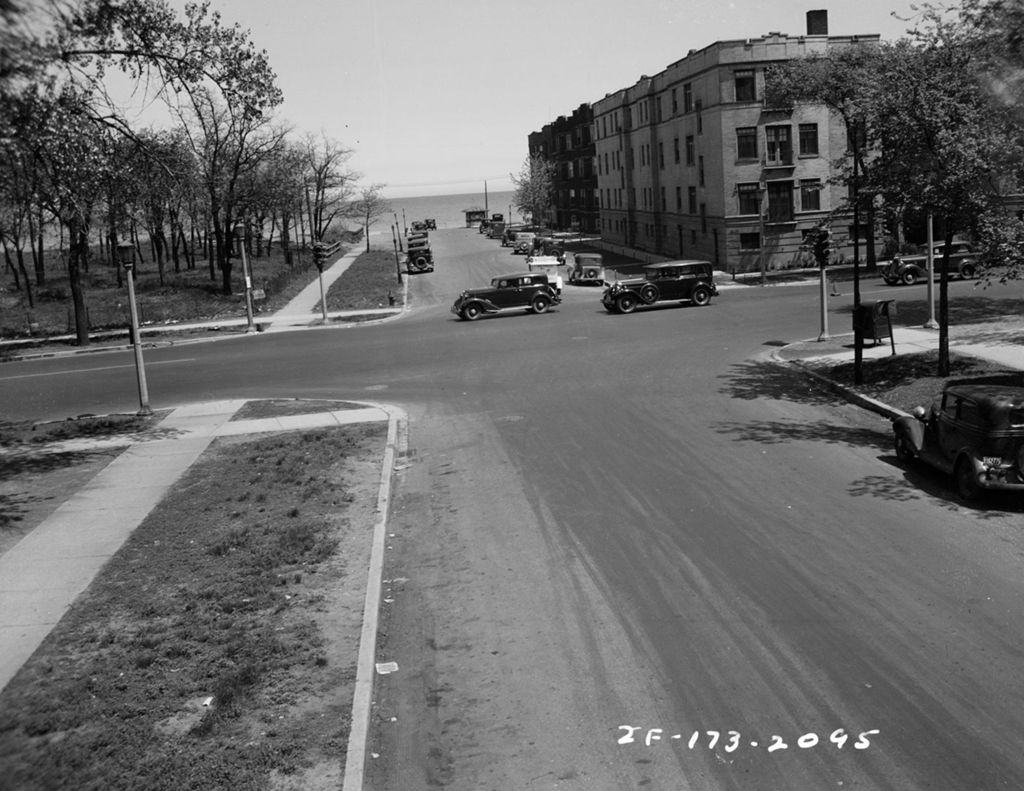 Miniature of Traffic Intersection at Sheridan Road and Greenleaf, Image 01