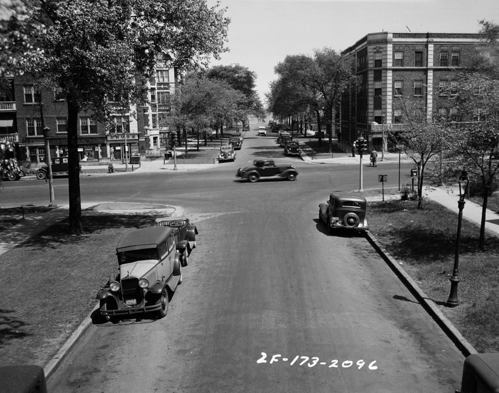 Traffic Intersection at Sheridan Road and Lunt Ave, Image 01