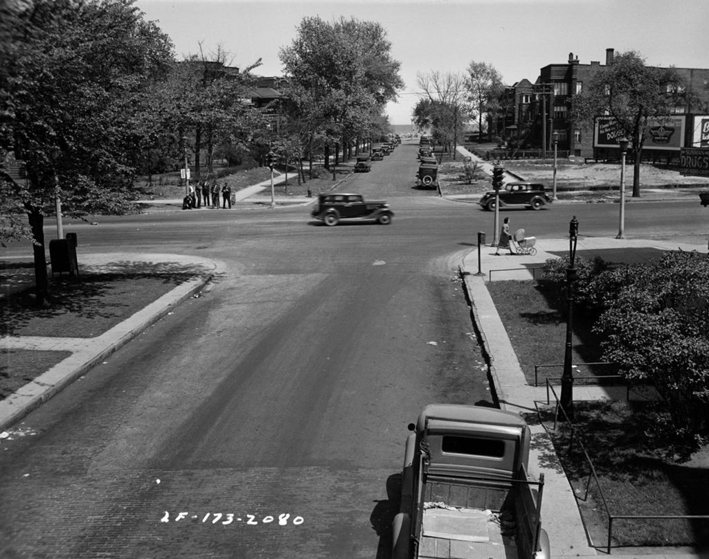Traffic Intersection at Sheridan Road and Farwell Ave, Image 01