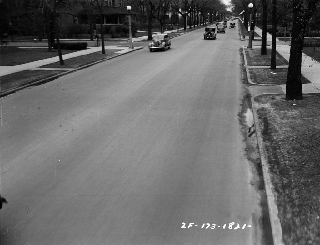 Traffic Intersection at Sheridan Road and Granville, Image 01